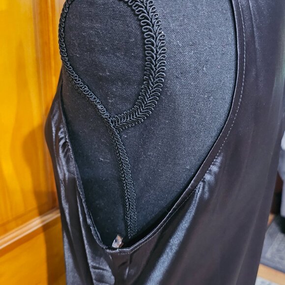 Gilli Sleeveless Side Slit Maxi Dress - Picture 2 of 5